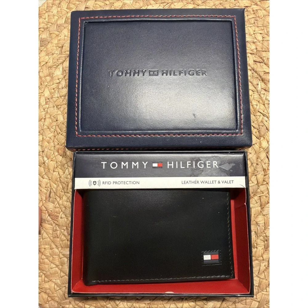 Tommy Hilfiger Men's RFID Protection Leather Wallet Bifold Brown 31HP220033